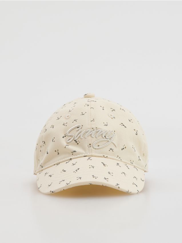 Reserved - Wzorzysta czapka z daszkiem - złamana biel
