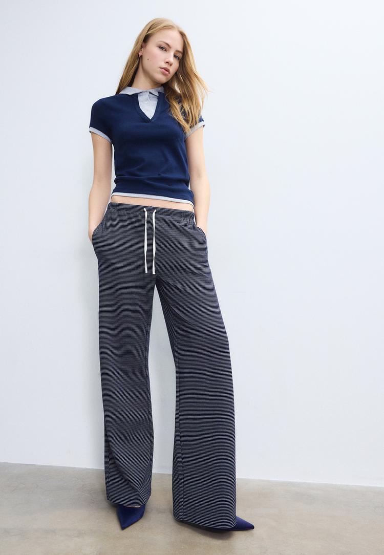 Stradivarius Spodnie jogger z szerokimi nogawkami w paski Ciemnomorski S