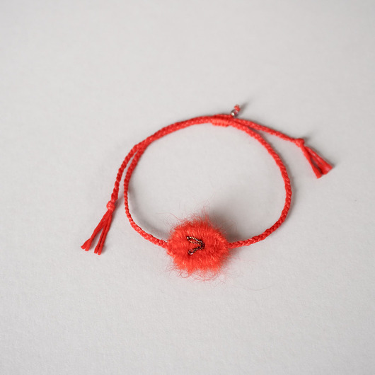 Czerwona bransoletka tkana z regulowanym zapięciem