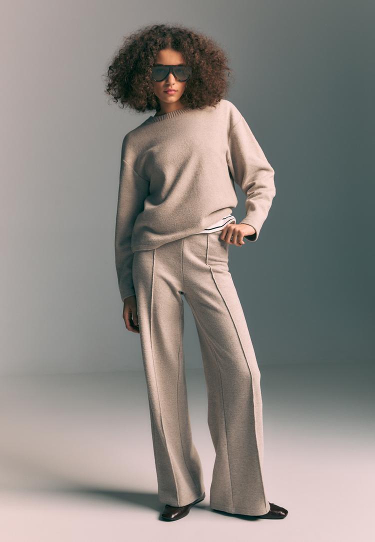 Stradivarius Spodnie dzianinowe ze szwem Jasnobeżowy XXS