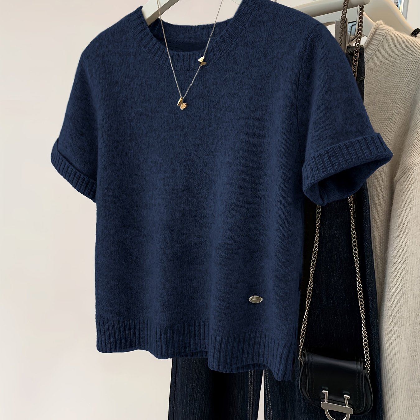 TEMU Sweter w stylu francuskim, elegancki, z małą metalową metką, jednokolorowy, modny, prosty, do codziennego noszenia, z okrągłym dekoltem,