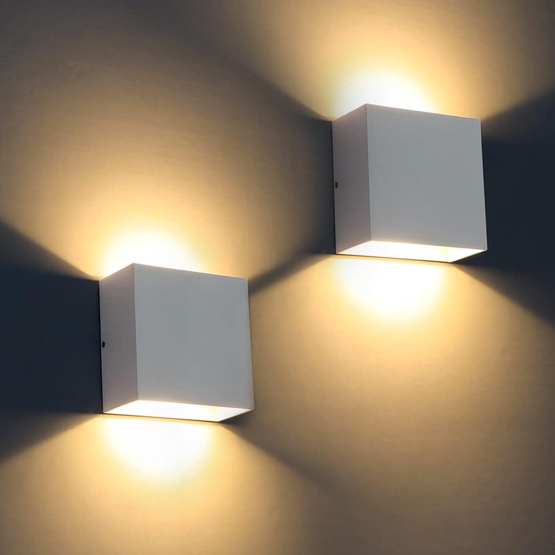 Zestaw 2 zewnętrznych lamp ściennych zasilanych energią słoneczną, lampy solarne z czujnikiem ruchu działającym od zmierzchu do świtu, wodoodporne, 3