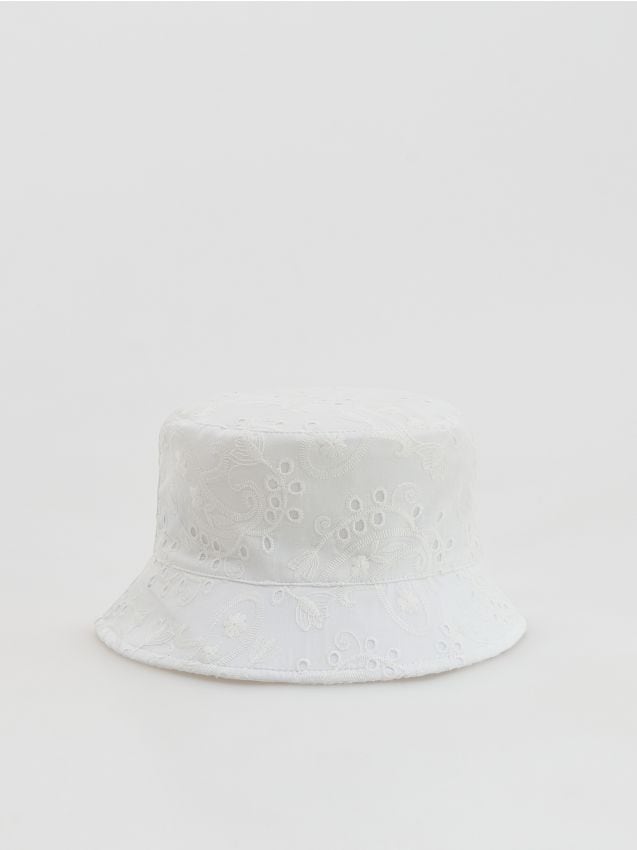 Reserved - Kapelusz bucket hat z haftem - złamana biel