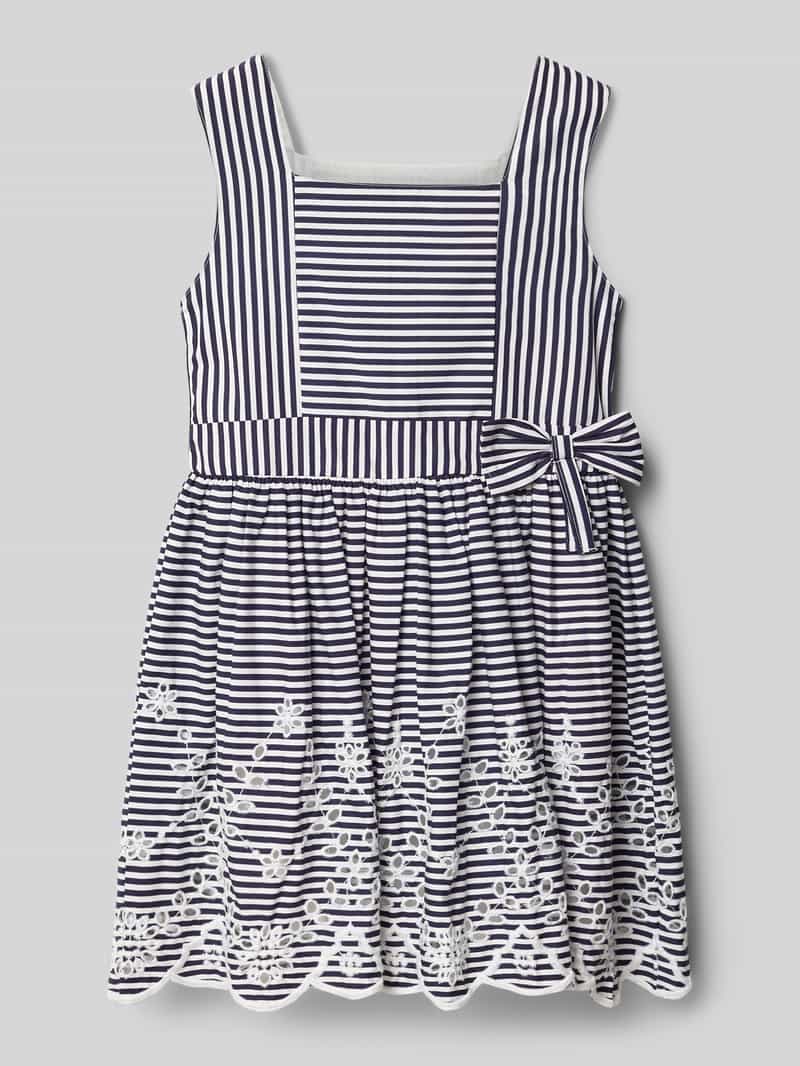 Sukienka o kroju regular fit z kwiatowym haftem