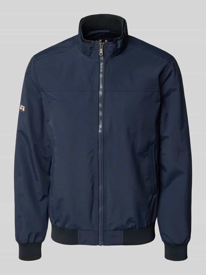 kurtka ze stójką i wpuszczanymi kieszeniami