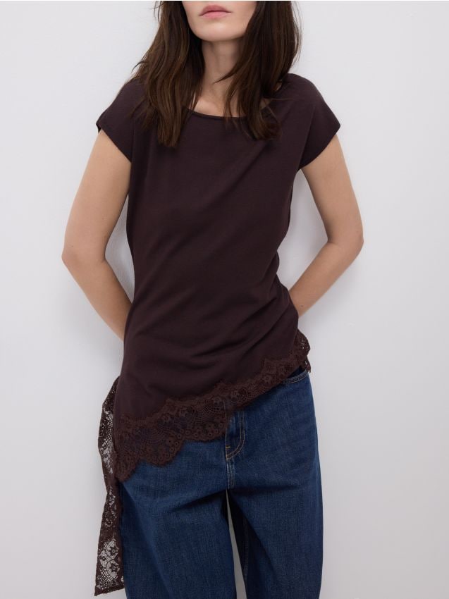 Reserved - Bluzka z koronkowym wykończeniem - ciemnobrązowy