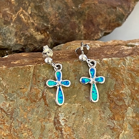 Kolczyki delikatne srebrne 925 - krzyżyki z opalem rekonstruowanym