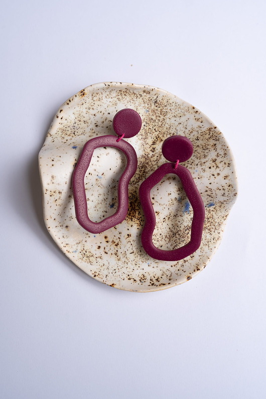 Wiszące sztyfty w organicznym kształcie