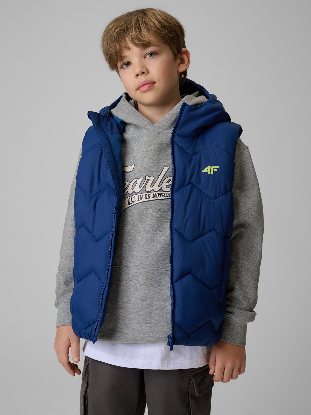 4F Bezrękawnik z wypełnieniem syntetycznym chłopięcy - granatowa 164 (13-14 lat)