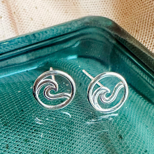 Kolczyki fale, mini sztyfty fale