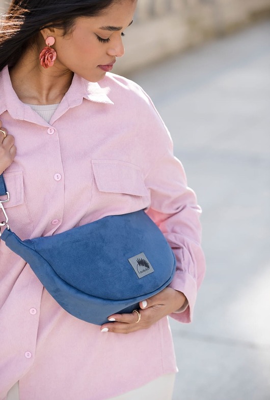 Mini ROGALIK z nubuku ekologicznego w kolorze ciemno niebieskim