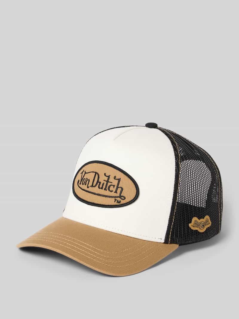 Czapka z daszkiem trucker z wyhaftowanym logo
