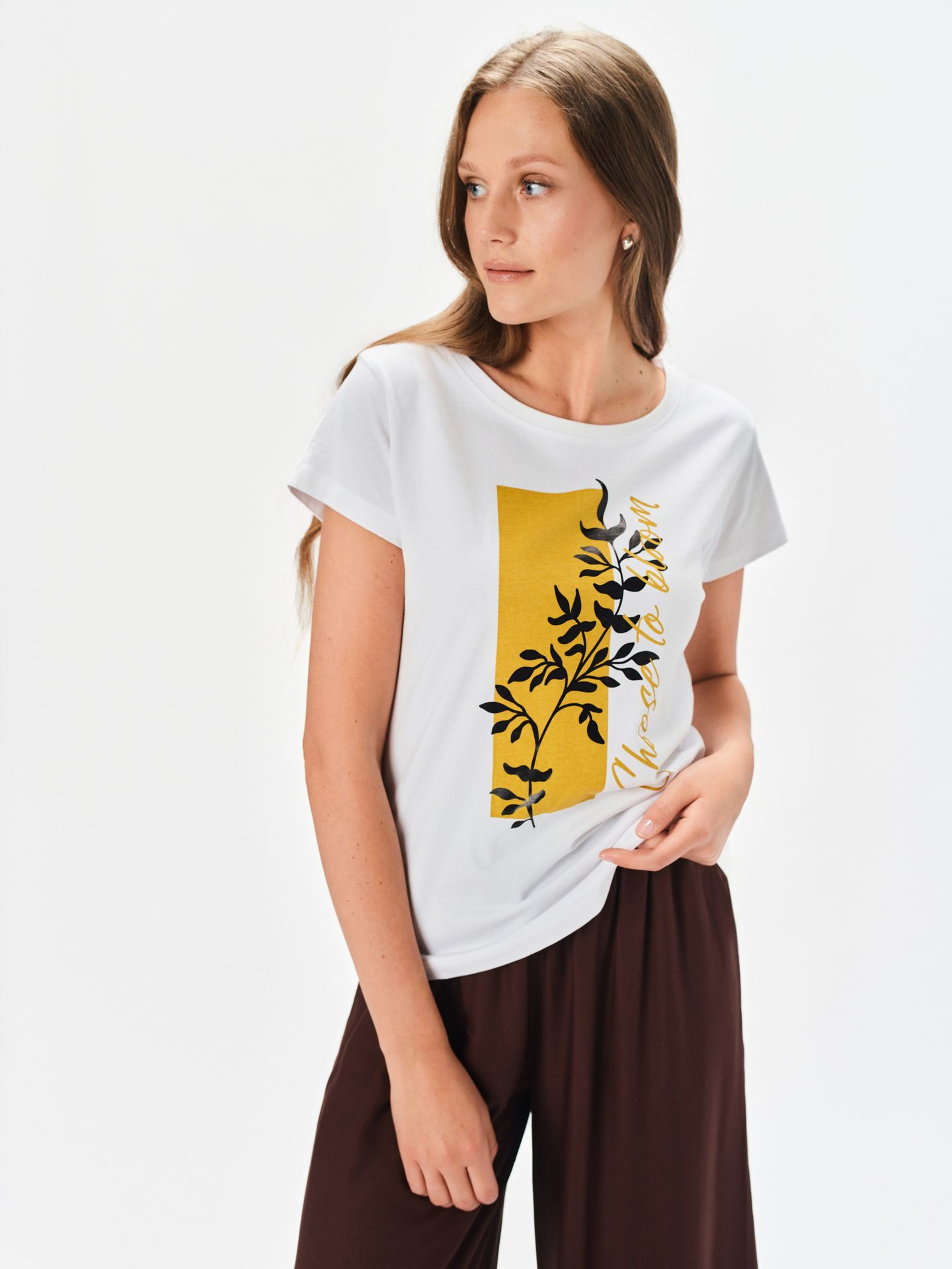 T-shirt z interesującym nadrukiem