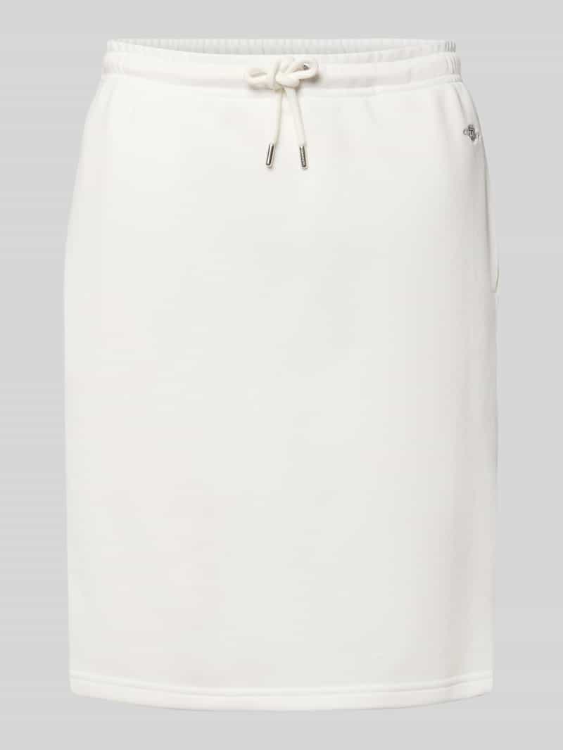 „Dresowa spódnica z wyhaftowanym logo”