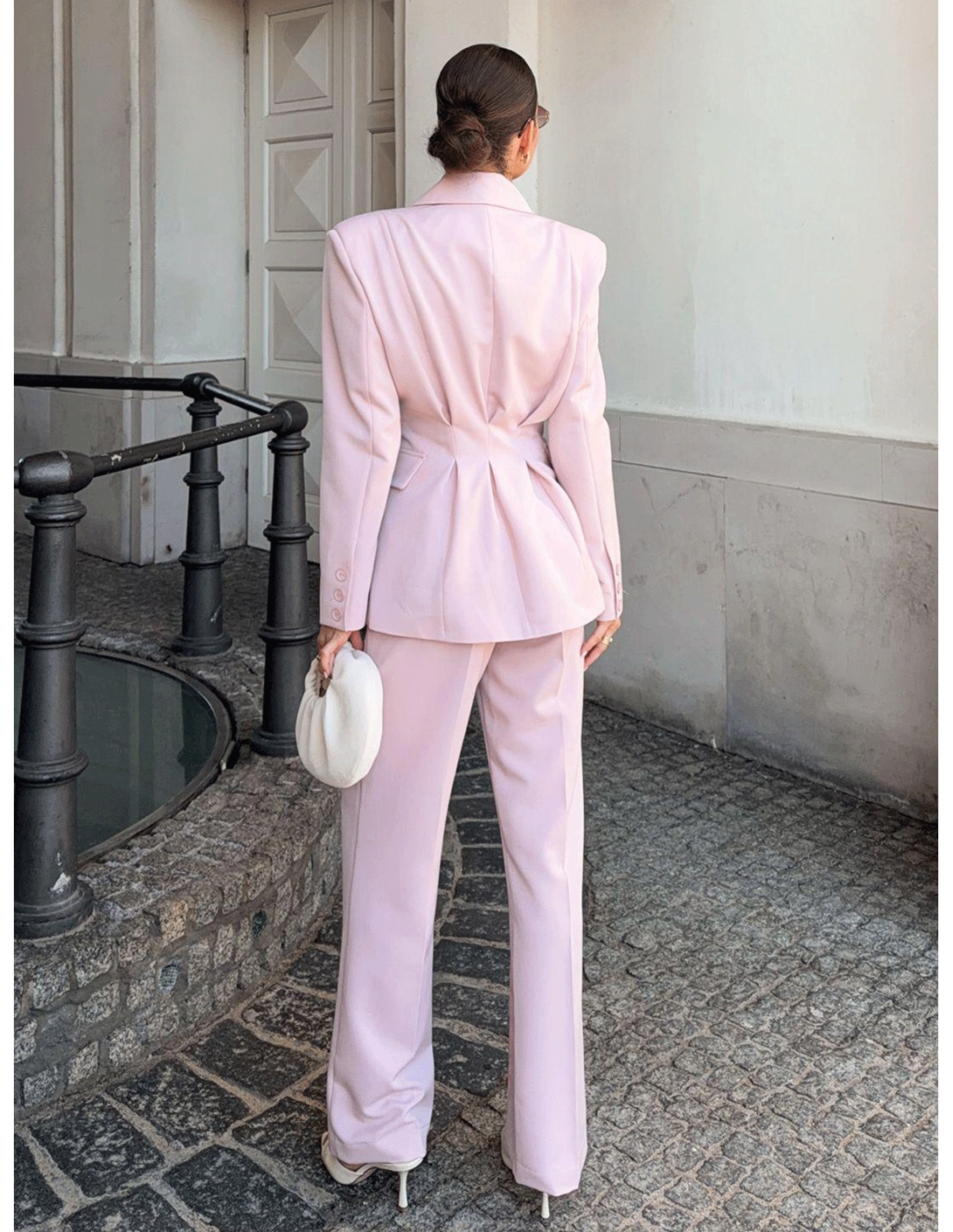 Eleganckie spodnie z kantem z wiskozy EMILEE - brudny róż