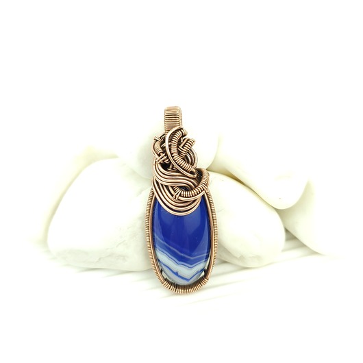 Wisiorek z niebieskim agatem wire wrapping