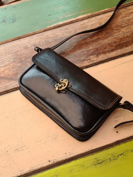 Torebka skórzana Akna czarna mała klasyczna ręcznie robiona skórzana