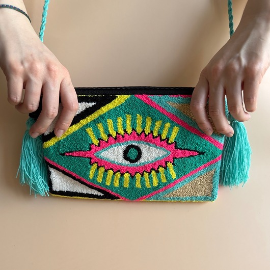 Kolorowa torebka boho punch needle oko
