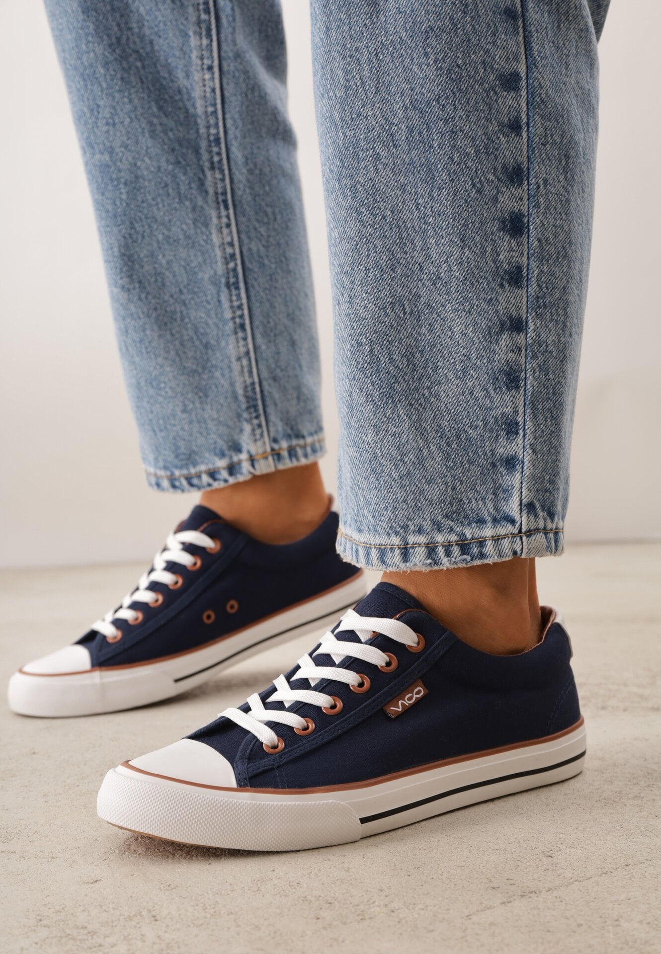 Granatowe Klasyczne Trampki do Kostki z Lamówką przy Podeszwie Kasiope