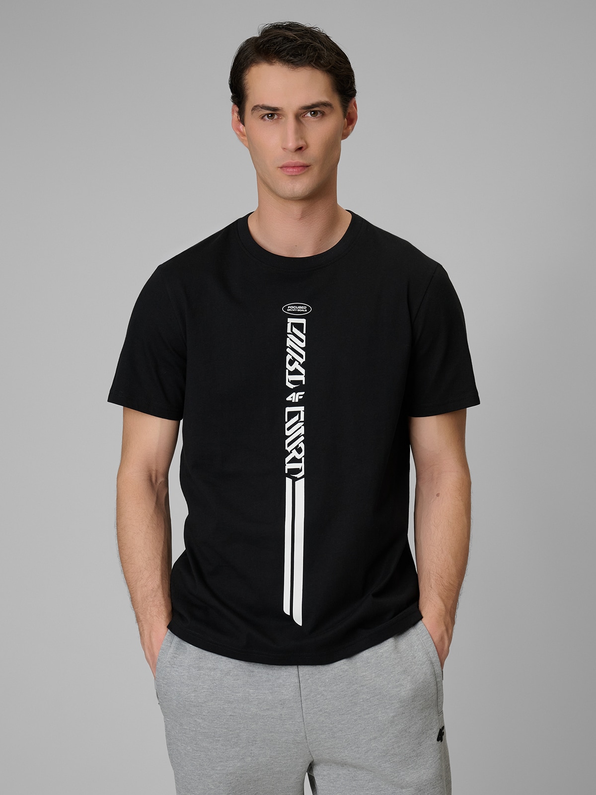 4F T-shirt regular z nadrukiem męski - czarny XL