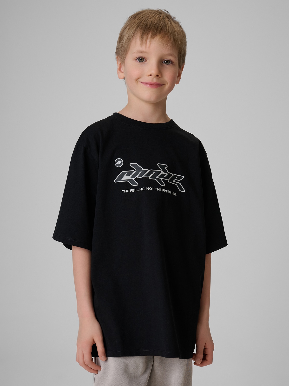 4F T-shirt loose z nadrukiem chłopięcy - czarny 158/164 (12-14 lat)