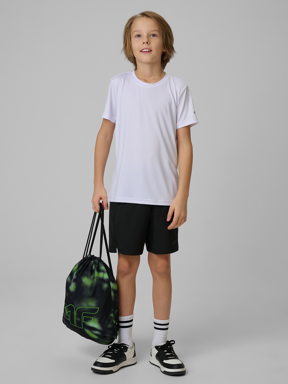 4F Komplet sportowy na WF (koszulka+spodenki+worek) chłopięcy - czarny 158/164 (12-14 lat)