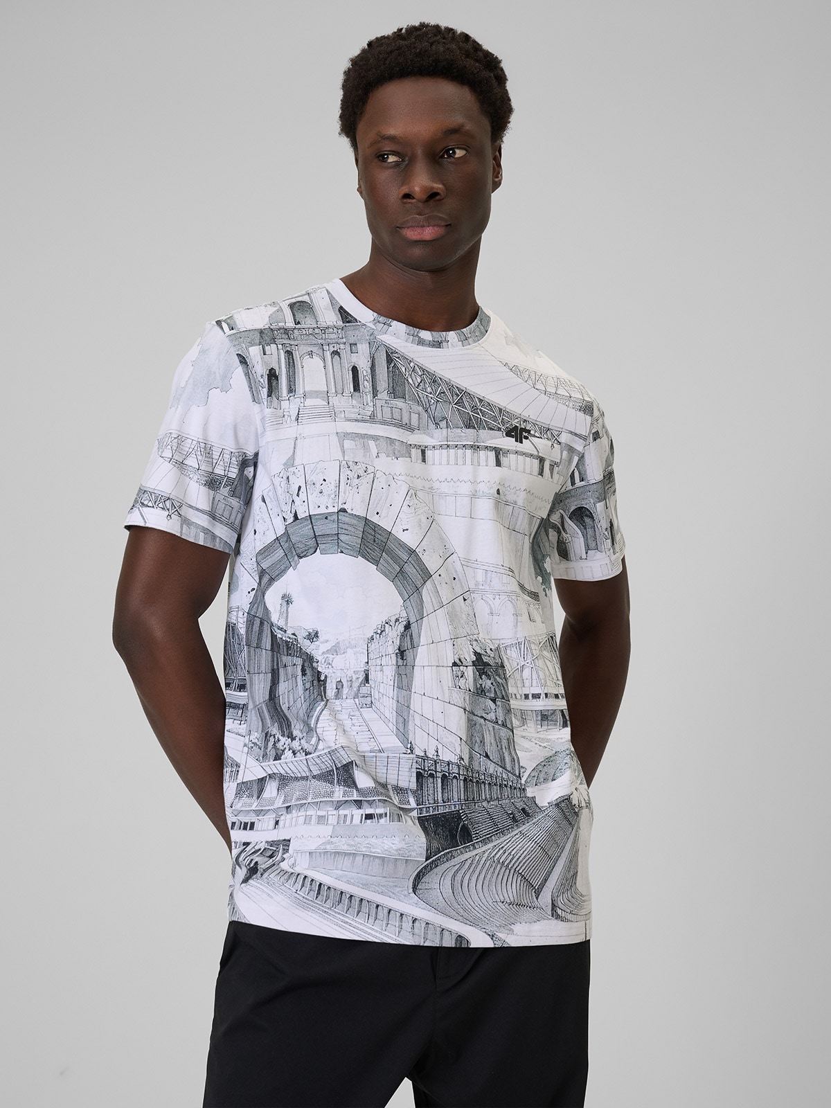 4F T-shirt regular z nadrukiem męski - czarno-biały XXL