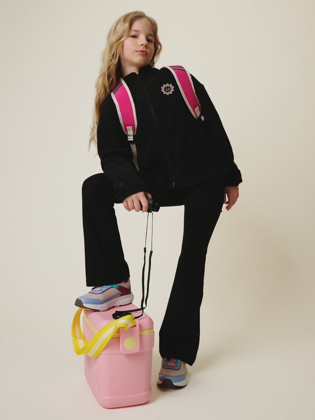 4F Legginsy dzianinowe z rozszerzanymi nogawkami dziewczęce - czarne 158/164 (12-14 lat)