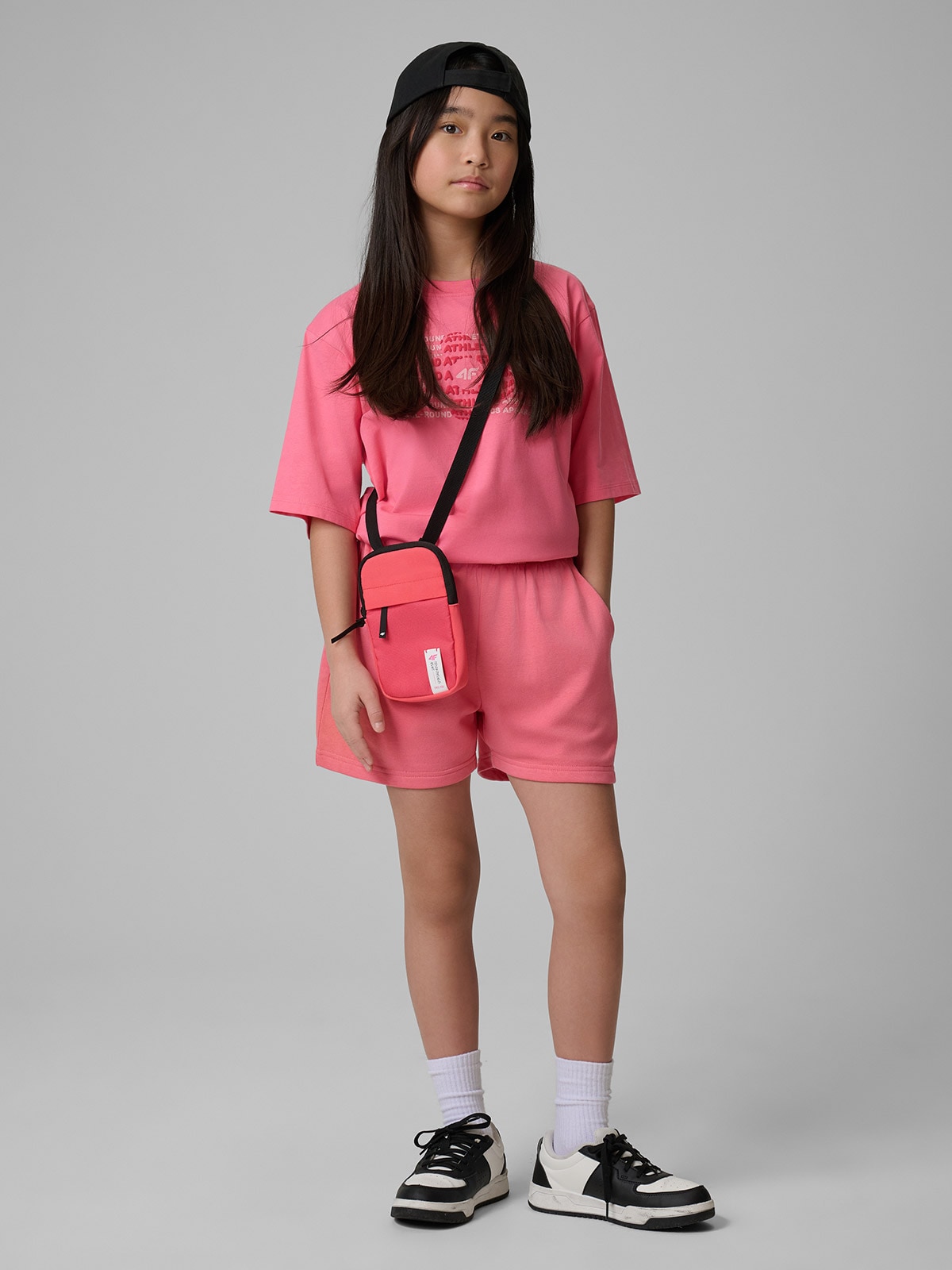 4F Spodenki dresowe dziewczęce - różowe 164 (13-14 lat)