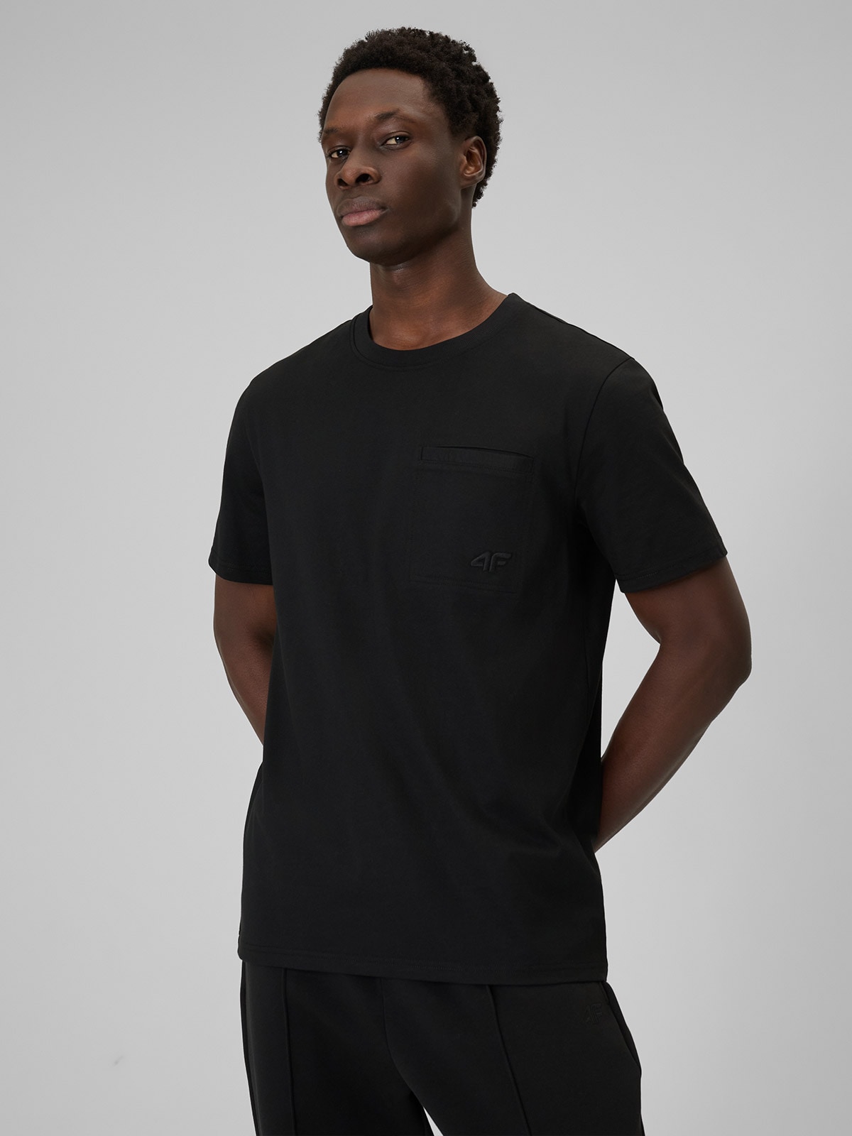 4F T-shirt regular gładki męski - czarny S