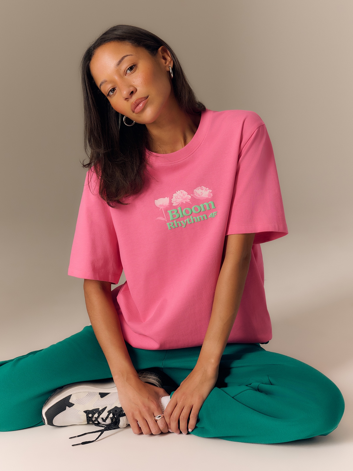 4F T-shirt loose z nadrukiem damski - różowy M