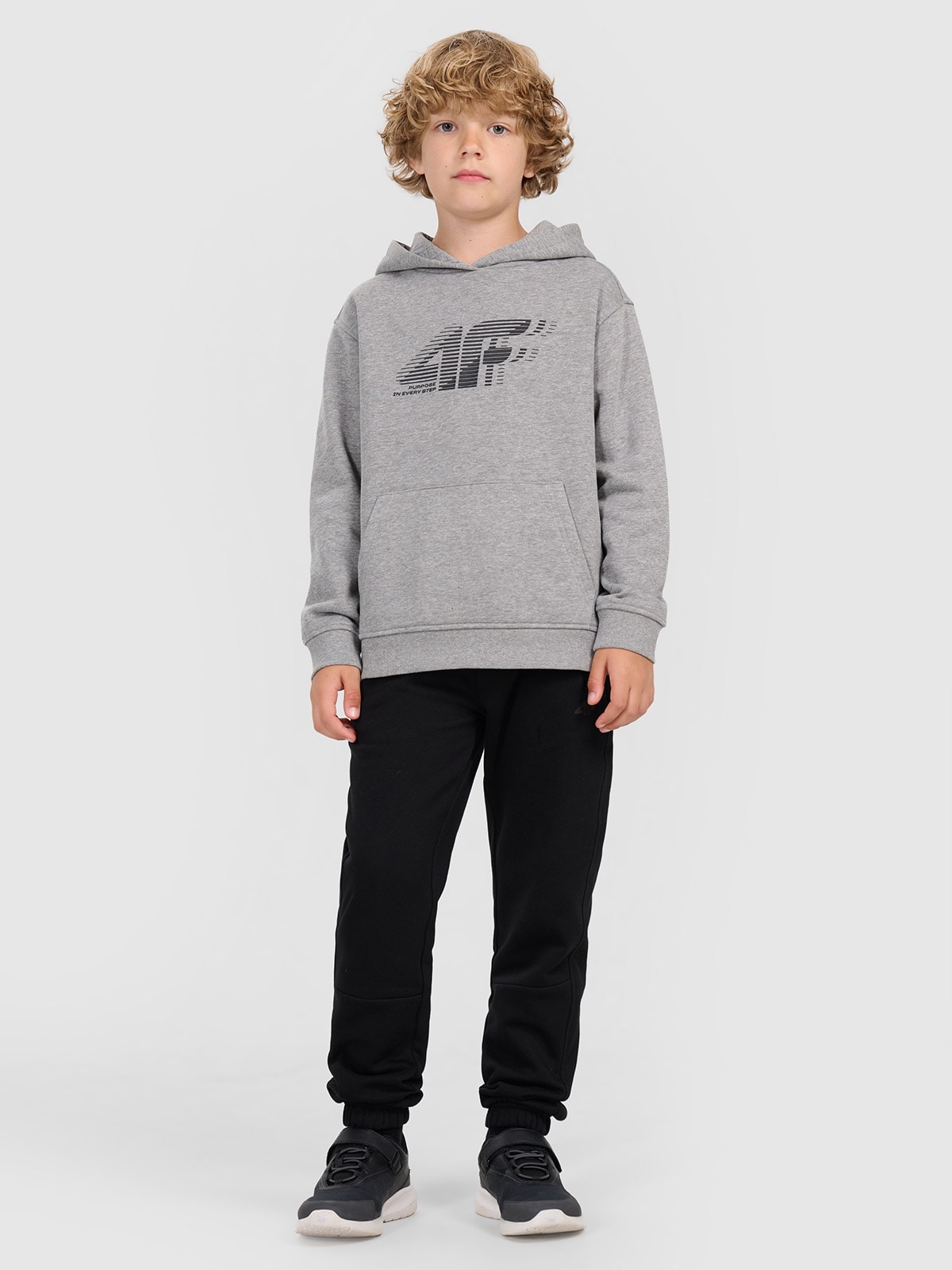 4F Spodnie dresowe joggery chłopięce - czarne 164 (13-14 lat)