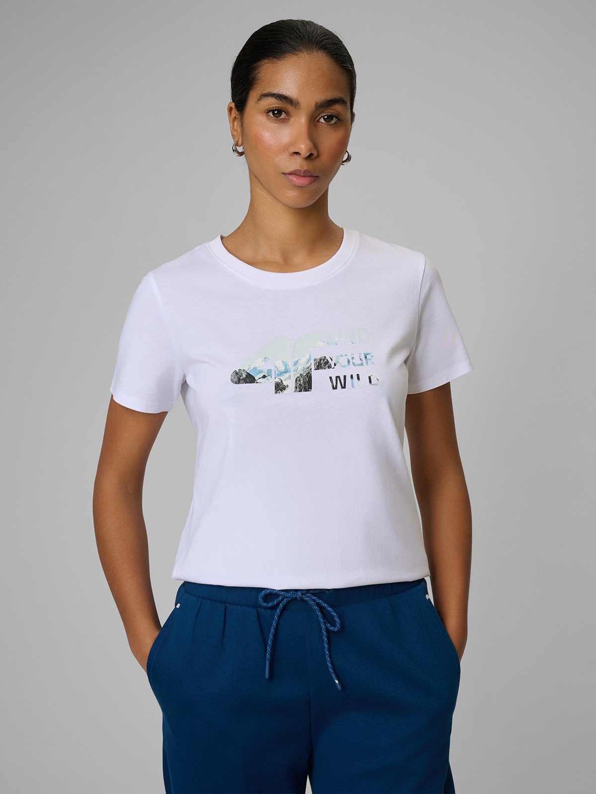 4F T-shirt regular z nadrukiem damski - biały XXL