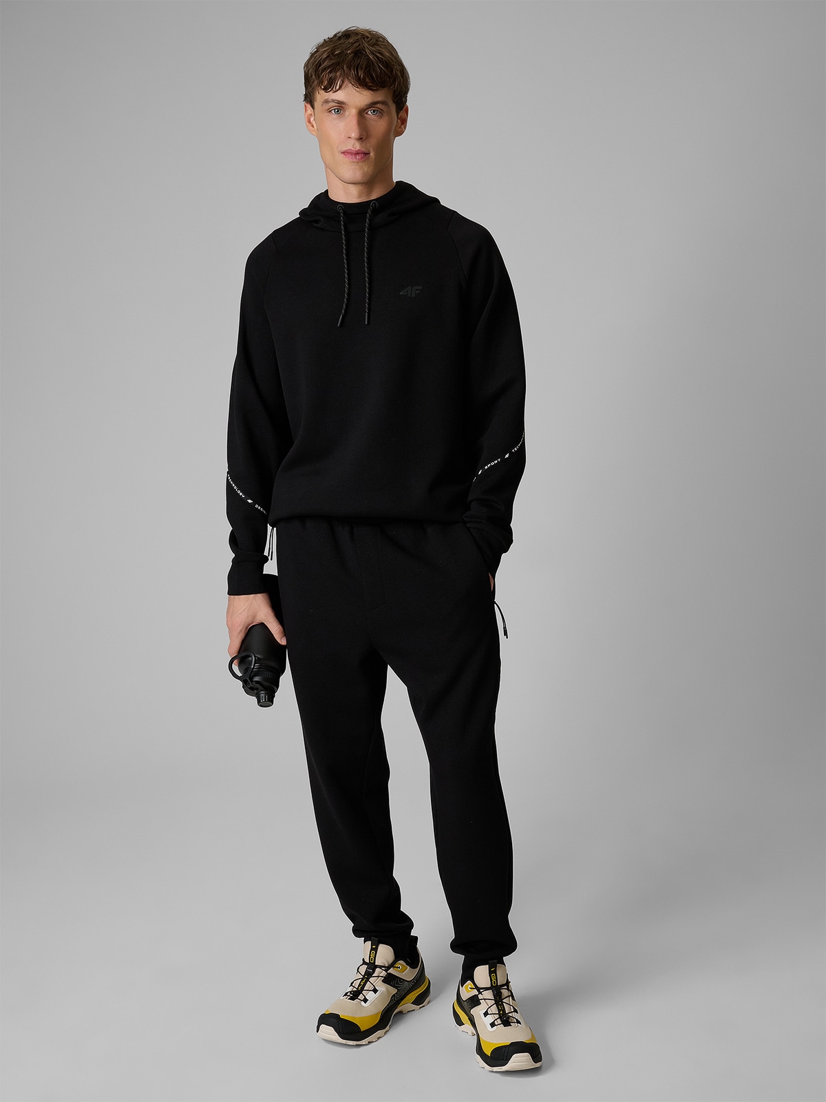 4F Spodnie dresowe joggery męskie - czarne XL