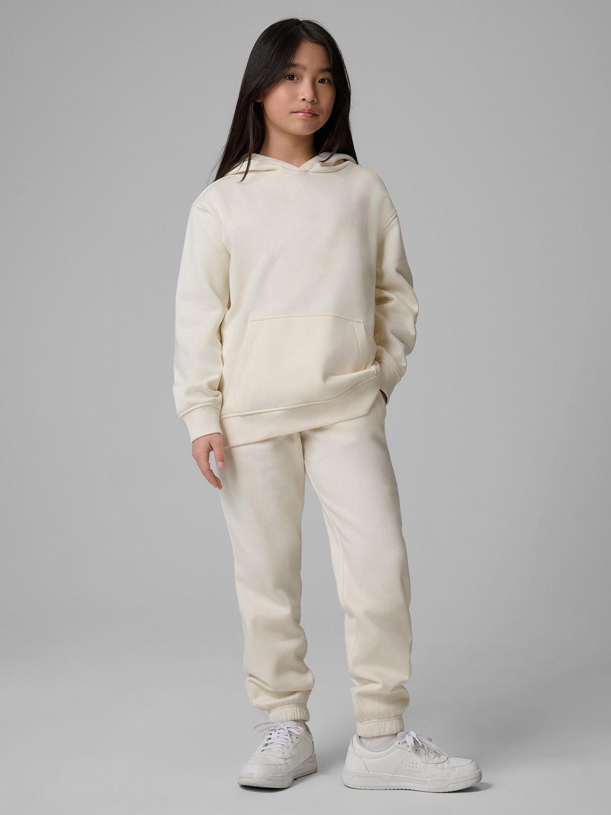 4F Spodnie dresowe joggery dziewczęce - białe 164 (13-14 lat)