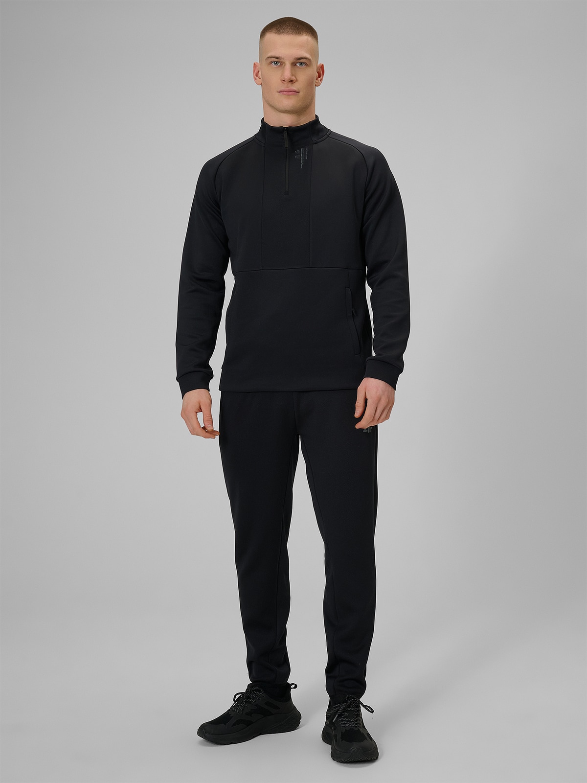 4F Spodnie treningowe szybkoschnące męskie - czarne XXL