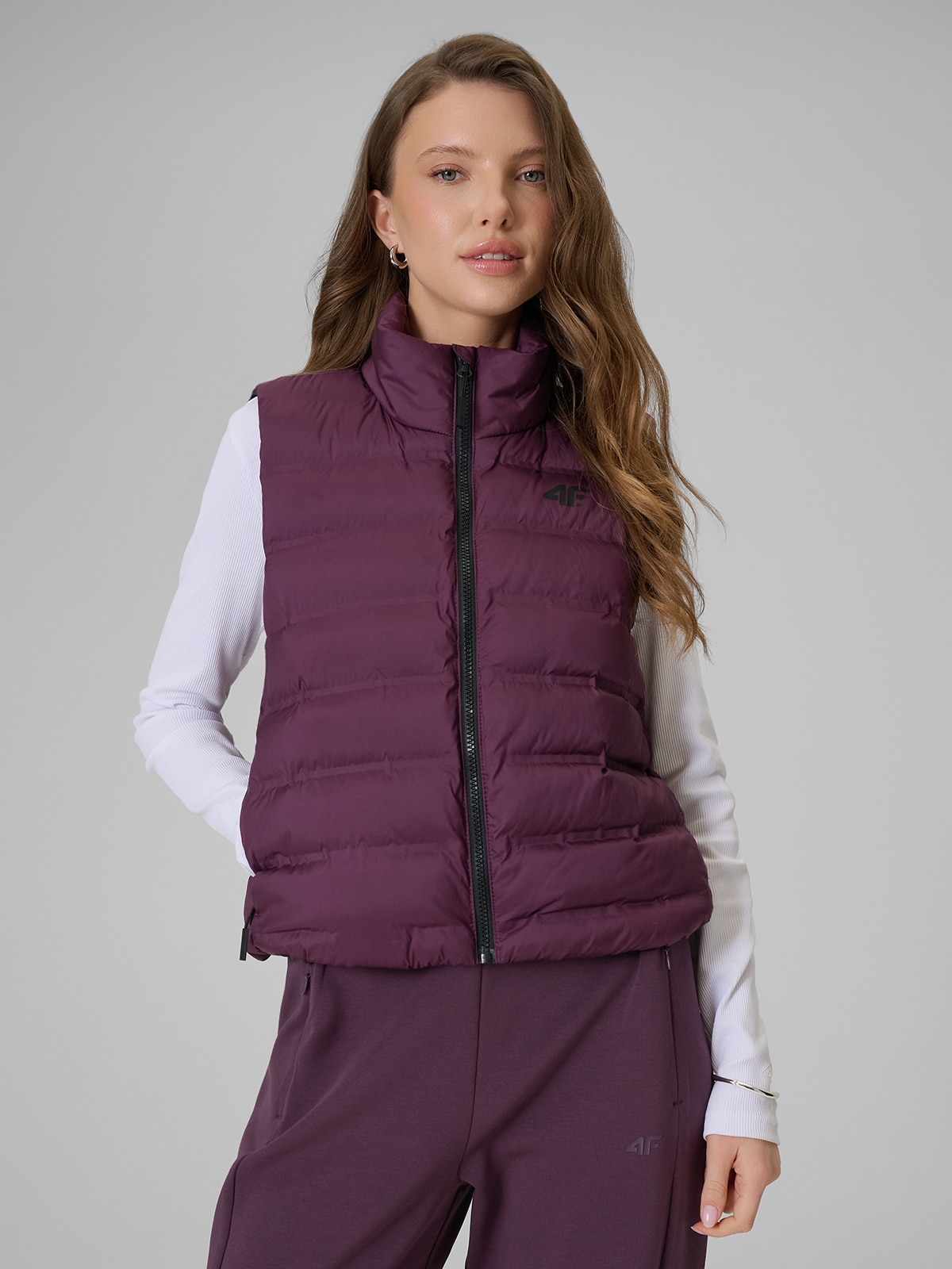 4F Bezrękawnik z wypełnieniem syntetycznym damski - fioletowy S