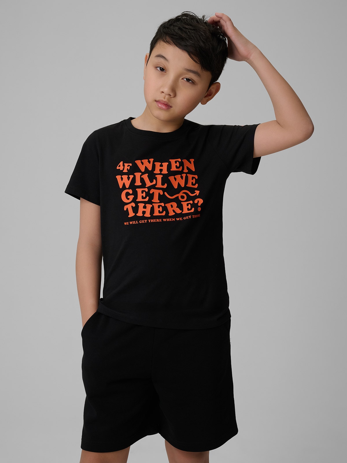 4F T-shirt regular z nadrukiem chłopięcy - czarny 164 (13-14 lat)