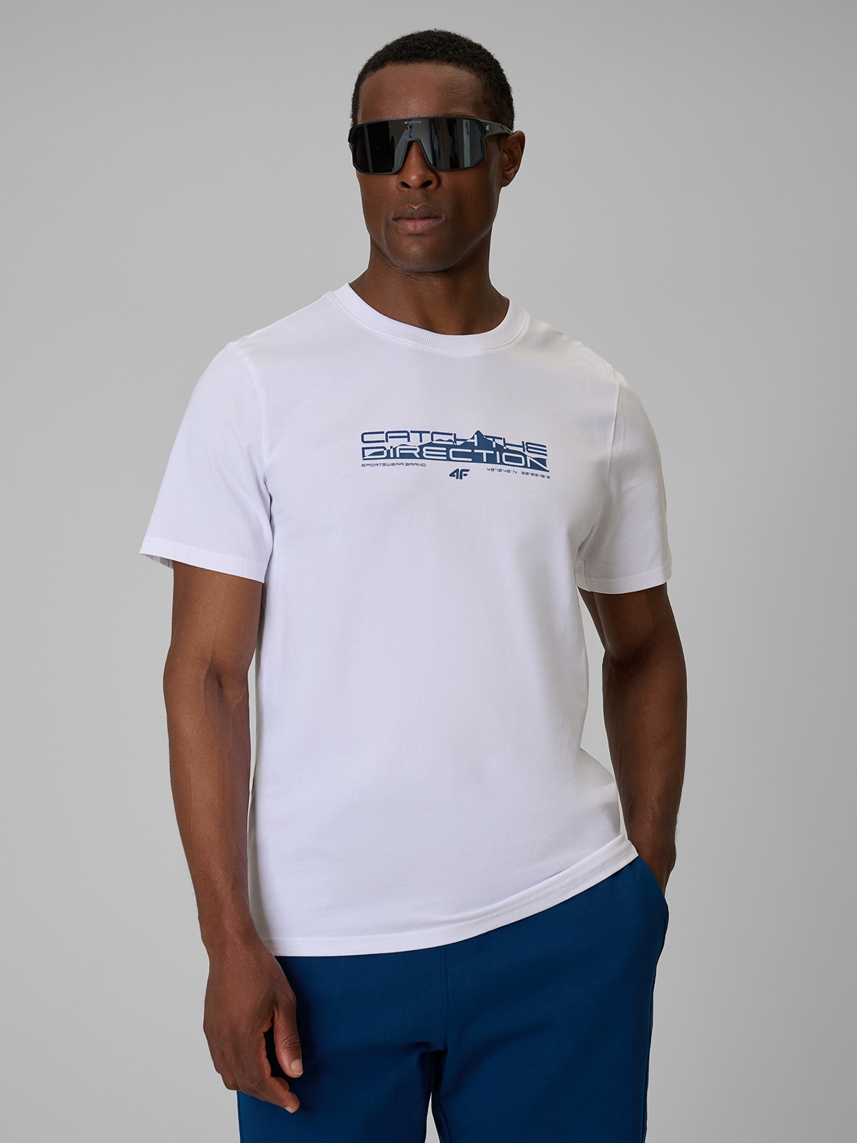 4F T-shirt regular z nadrukiem męski - biały M