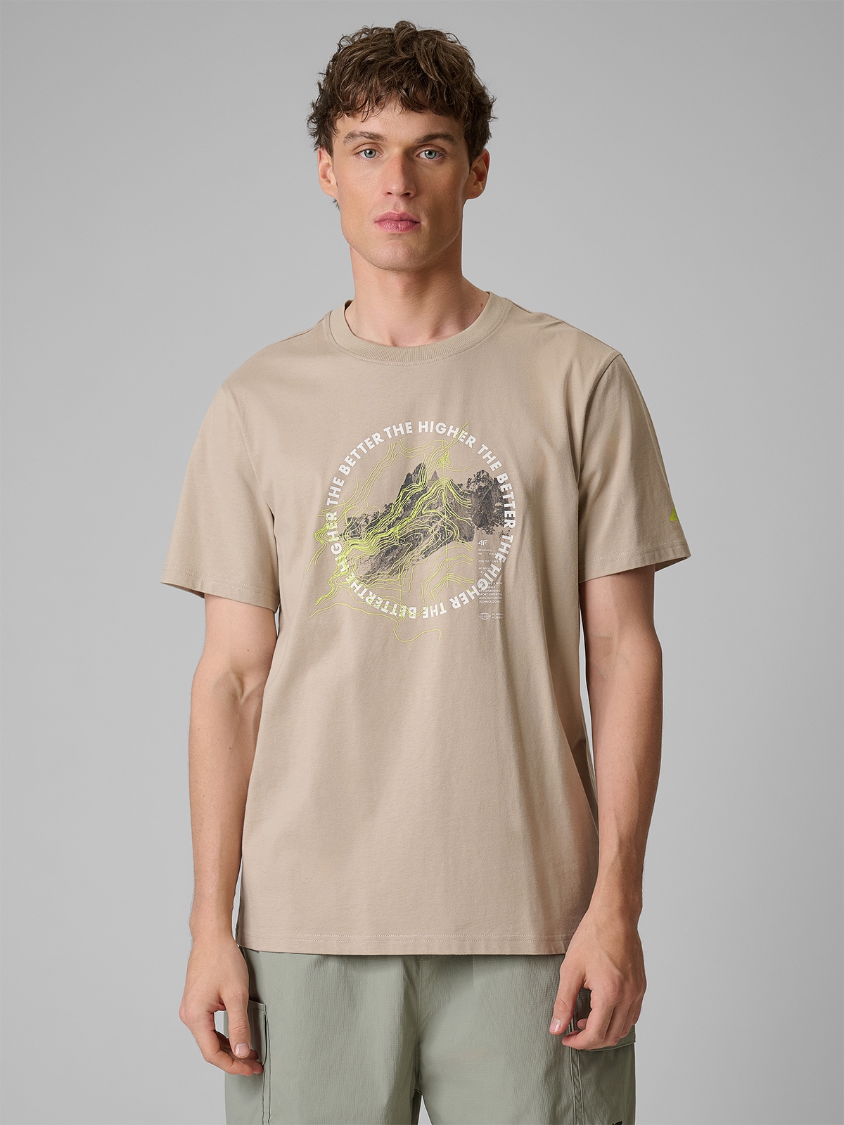4F T-shirt regular z nadrukiem męski - beżowy XL