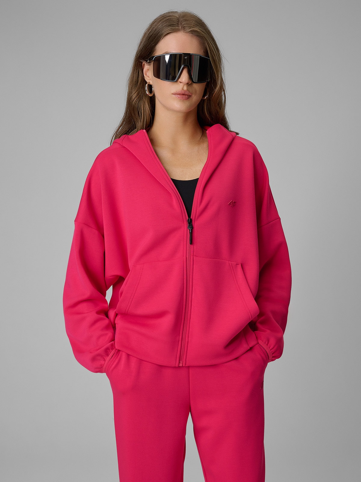 4F Bluza dresowa regular z kapturem damska - różowa XL
