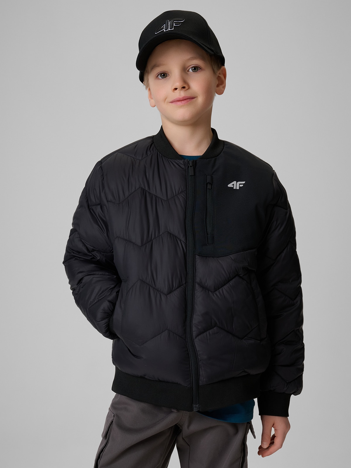 4F Kurtka z wypełnieniem syntetycznym chłopięca - czarna 164 (13-14 lat)