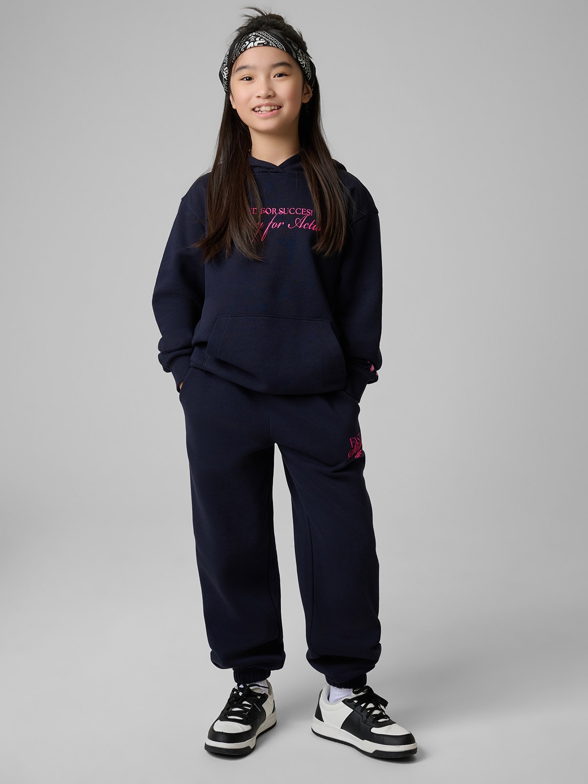 4F Spodnie dresowe joggery dziewczęce - granatowe 158/164 (12-14 lat)