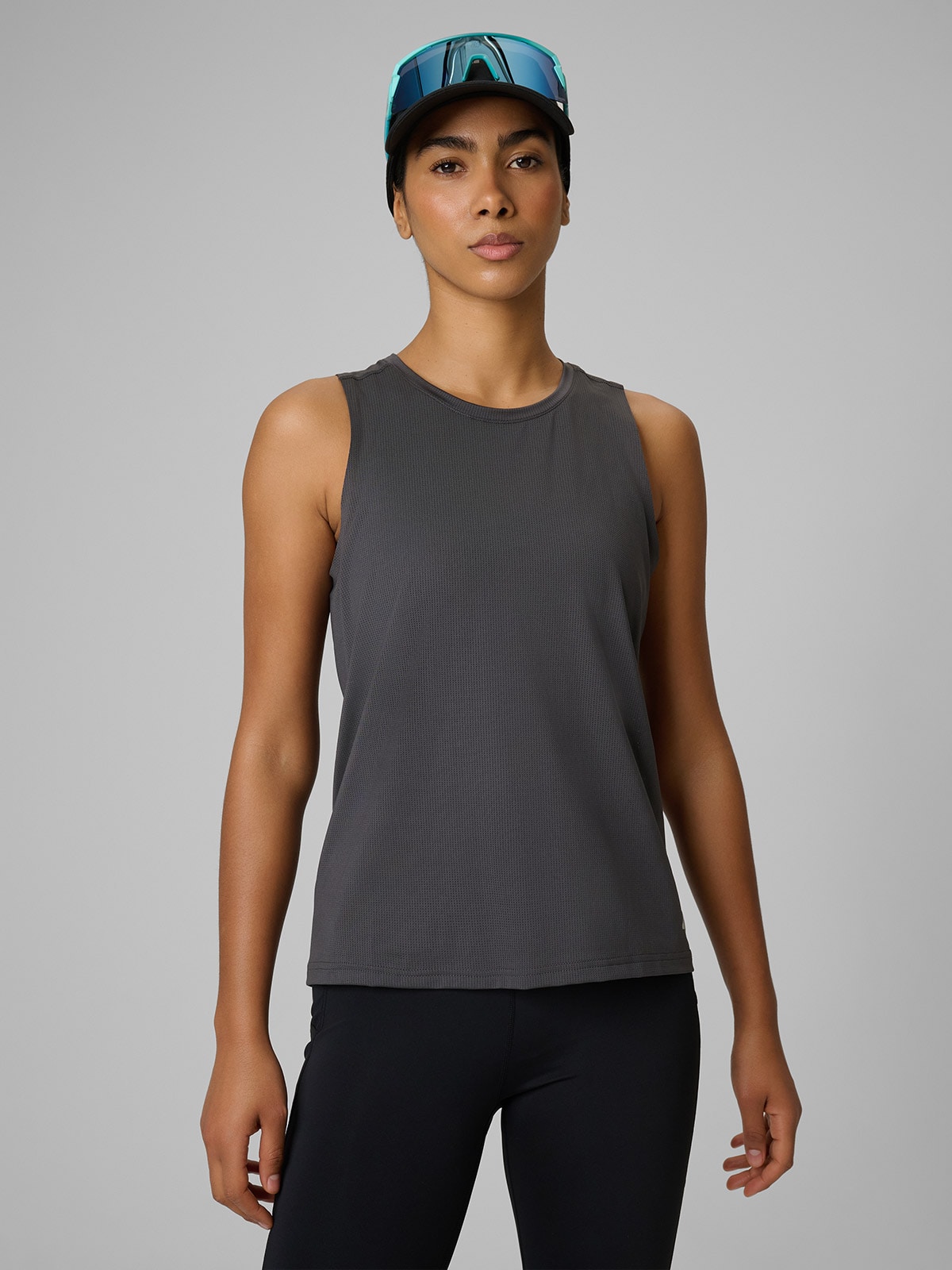 4F Koszulka do biegania regular szybkoschnąca damska - szara XS