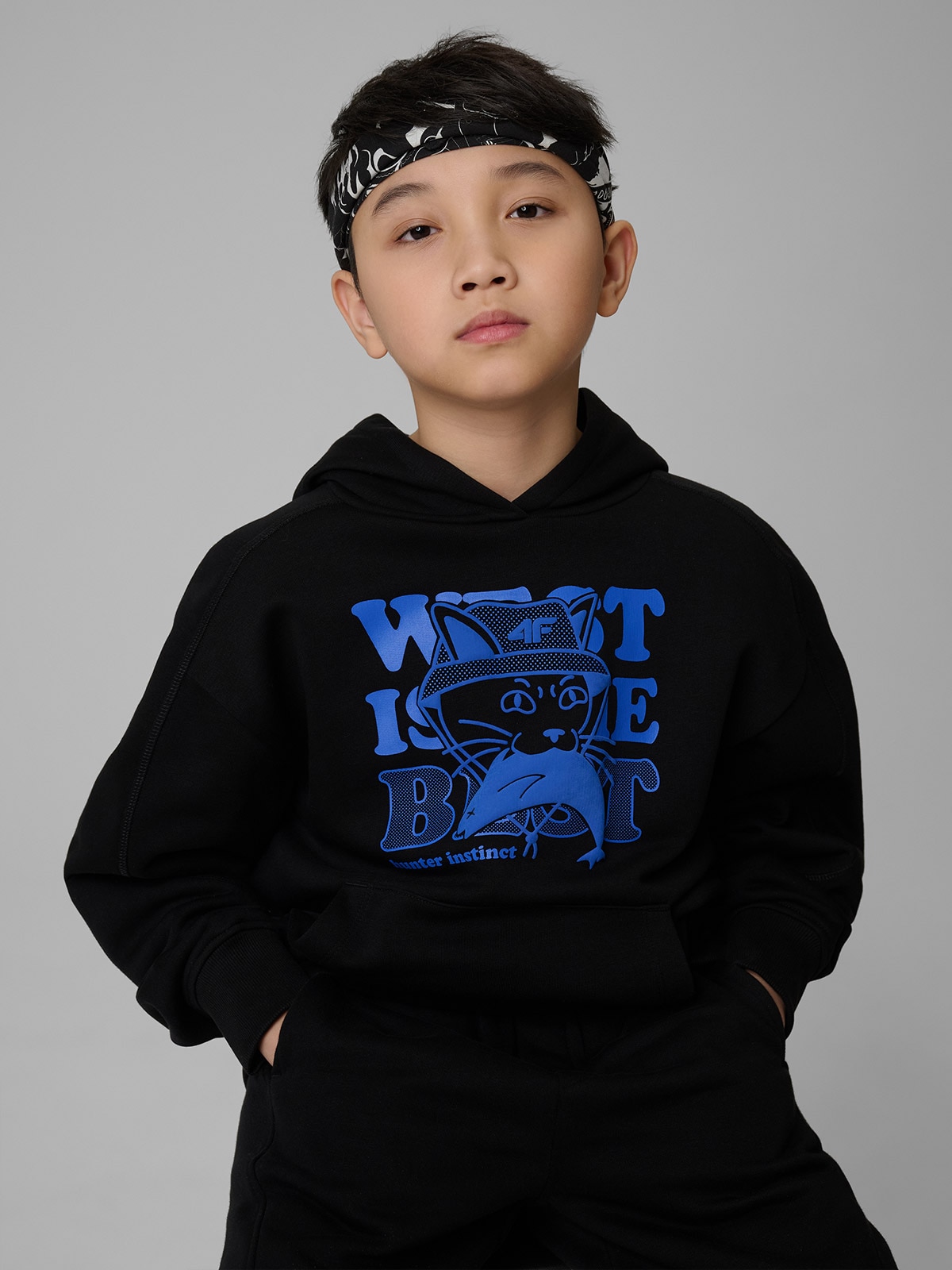 4F Bluza dresowa loose z kapturem chłopięca - czarna 164 (13-14 lat)