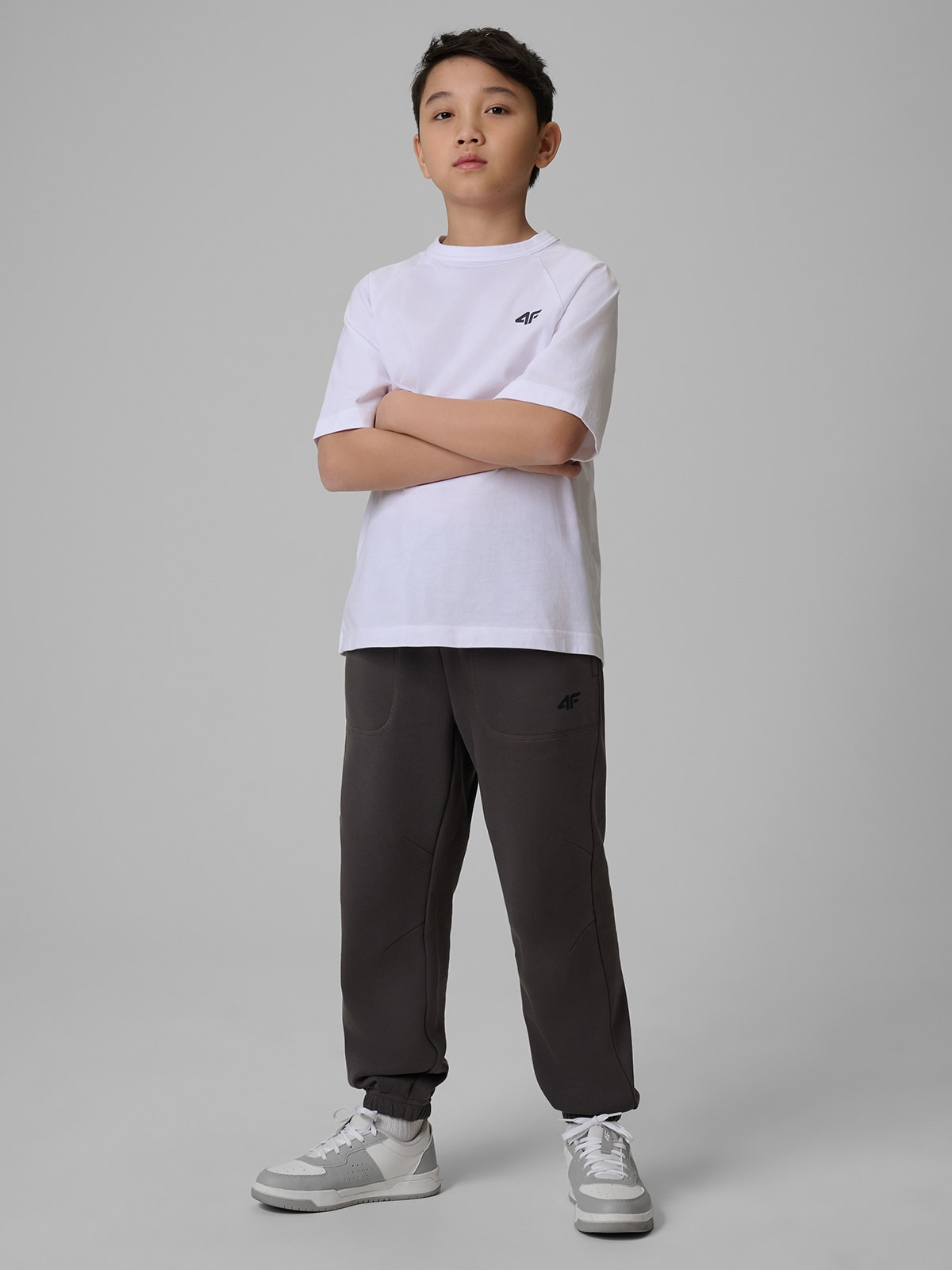 4F Spodnie dresowe joggery chłopięce - szare 164 (13-14 lat)