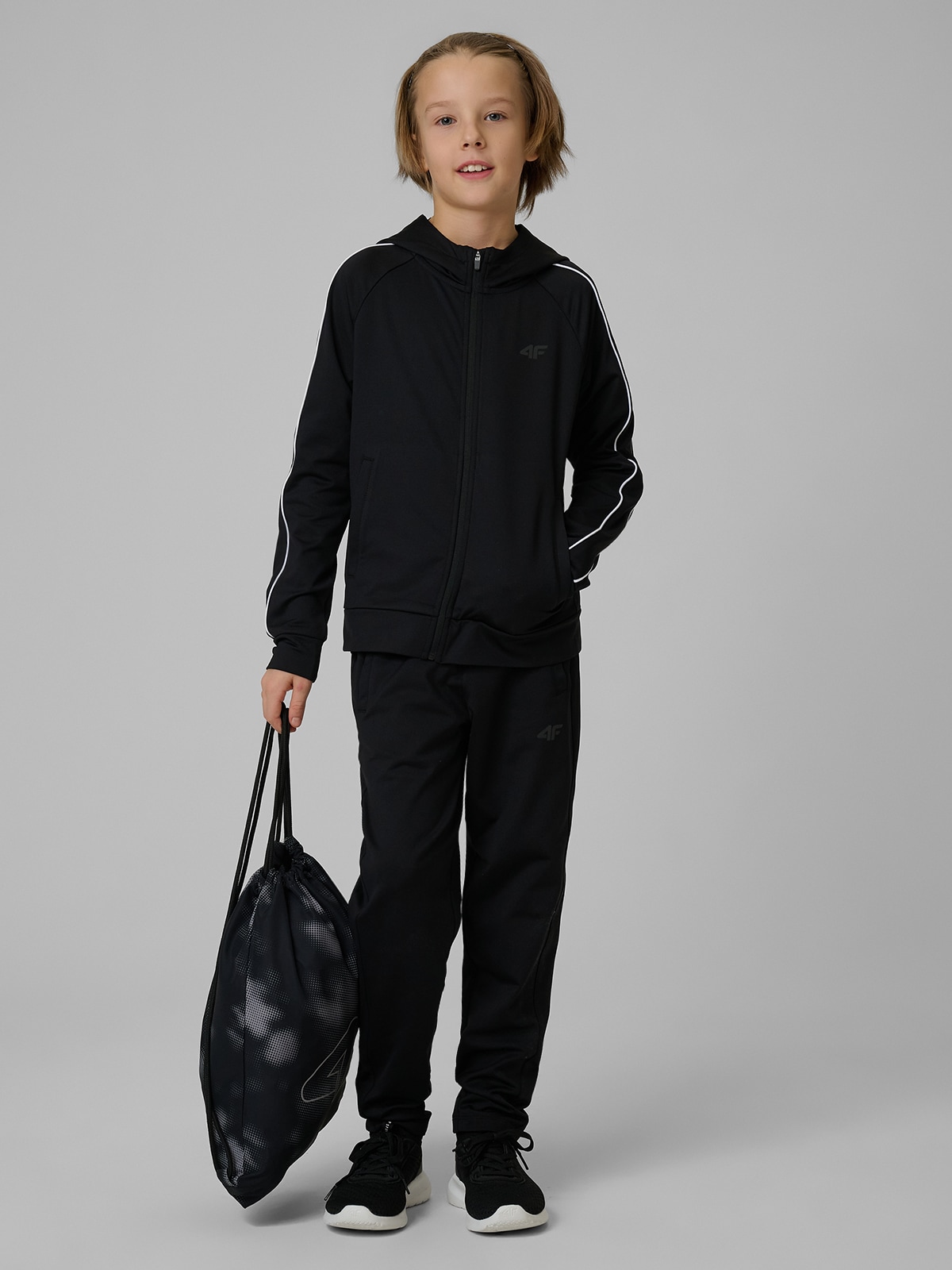 4F Spodnie sportowe szybkoschnące chłopięce - czarne 158/164 (12-14 lat)