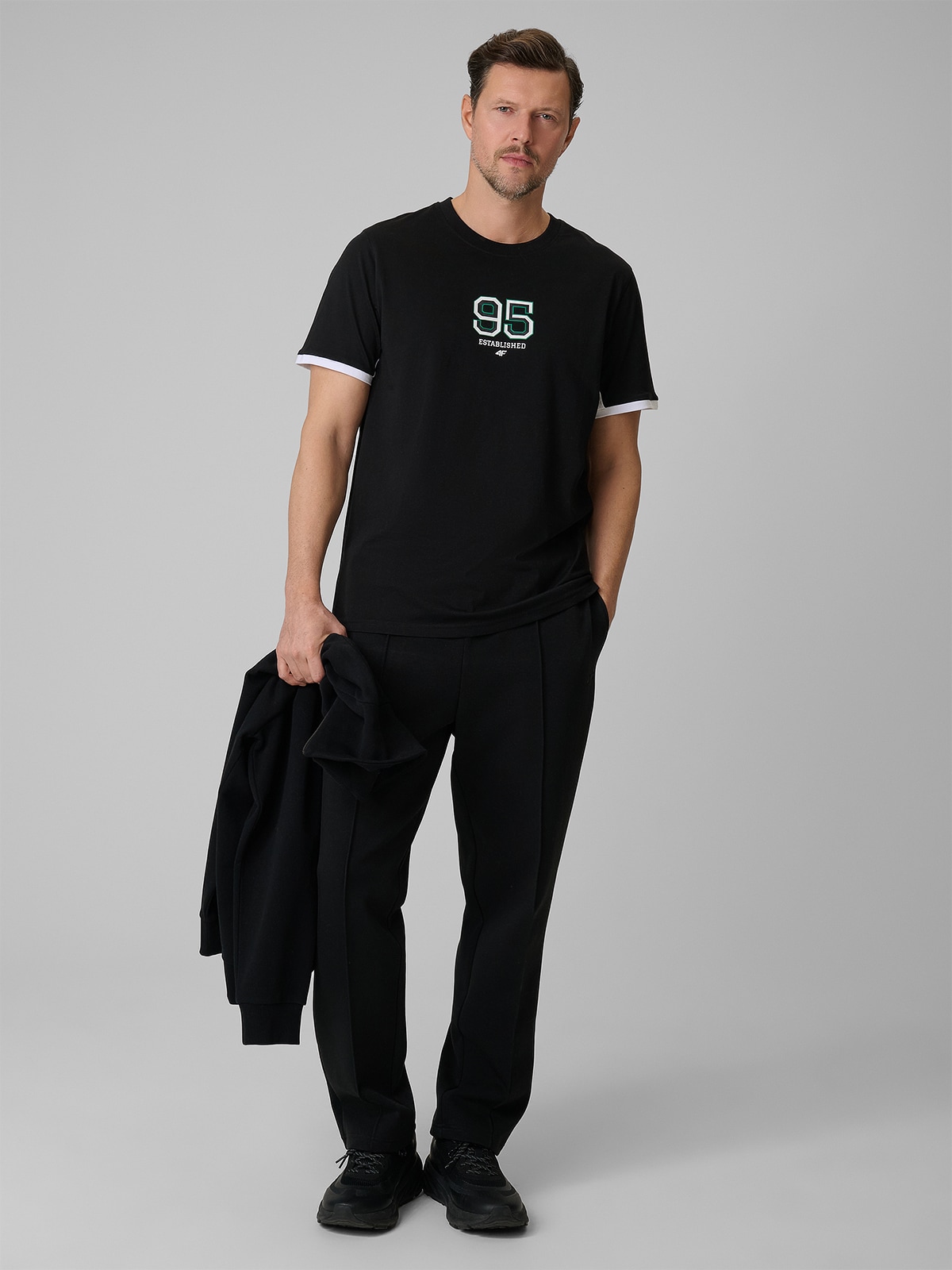 4F Spodnie dresowe męskie - czarne XL