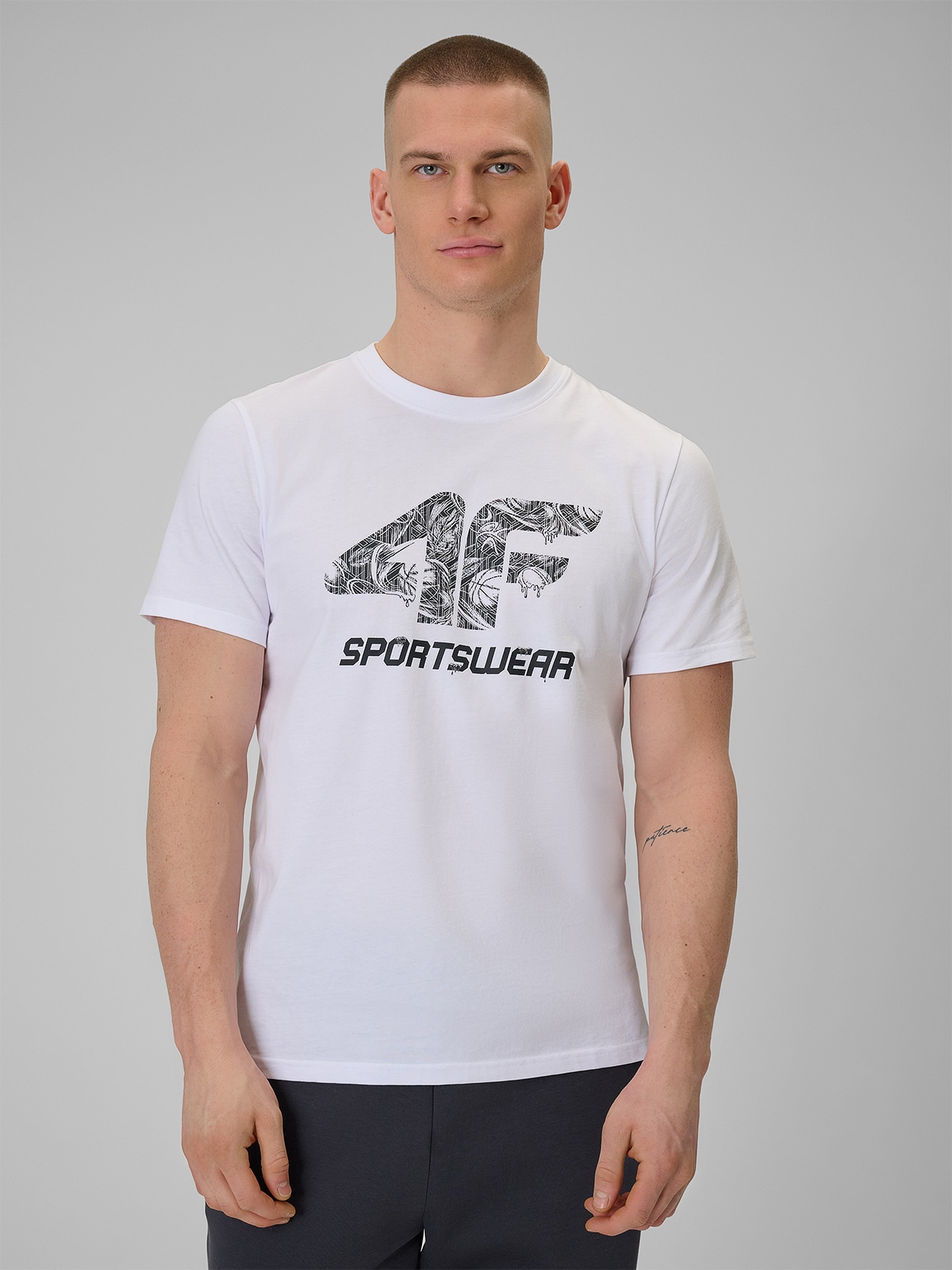 4F T-shirt regular z nadrukiem męski - biały XXL