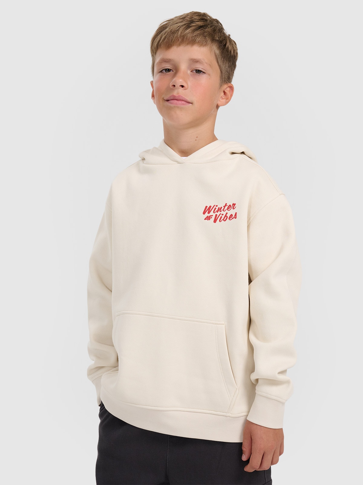 4F Bluza dresowa nierozpinana z kapturem chłopięca - biała 158/164 (12-14 lat)